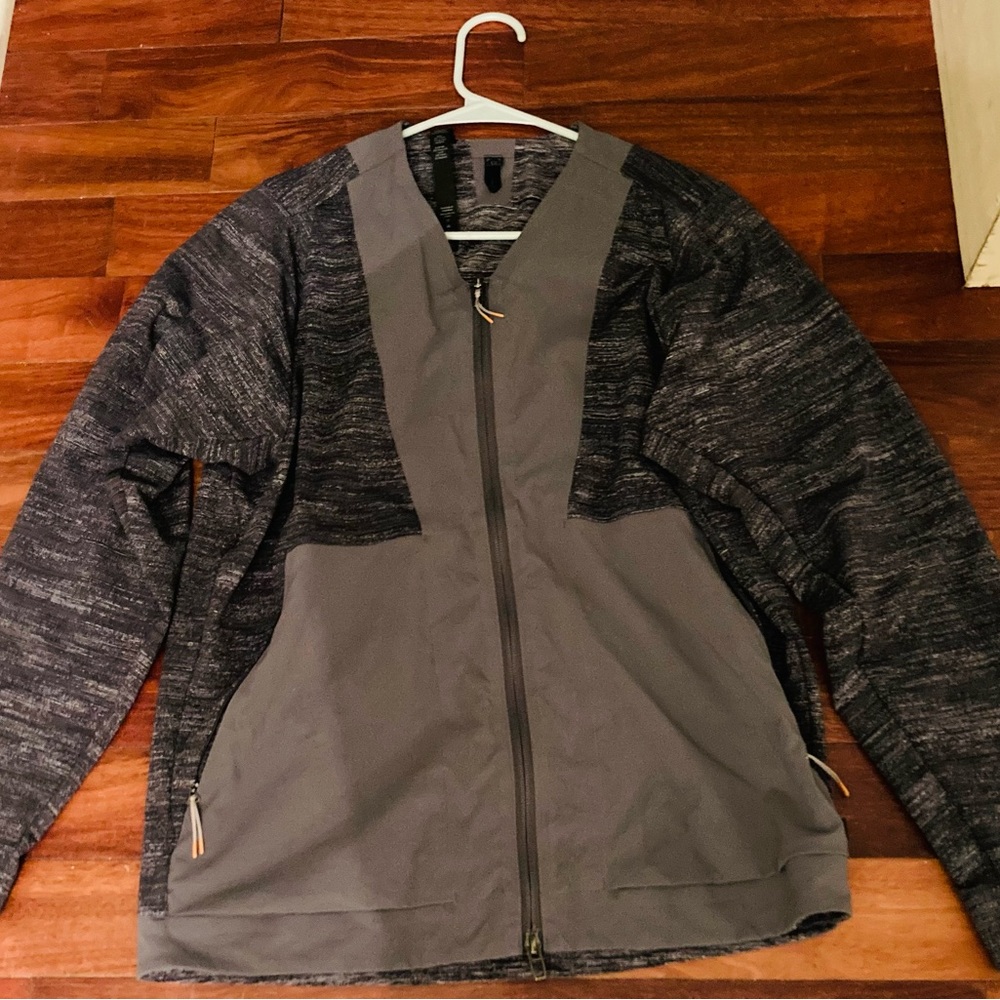 Versa Lululemon Jacket